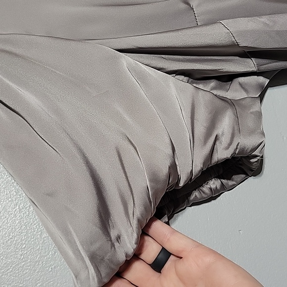 Torrid Women's Silver Silky Puff Sleeve V-neck Gathered Waist Top Sz 1x Classy - Picture 2 of 8